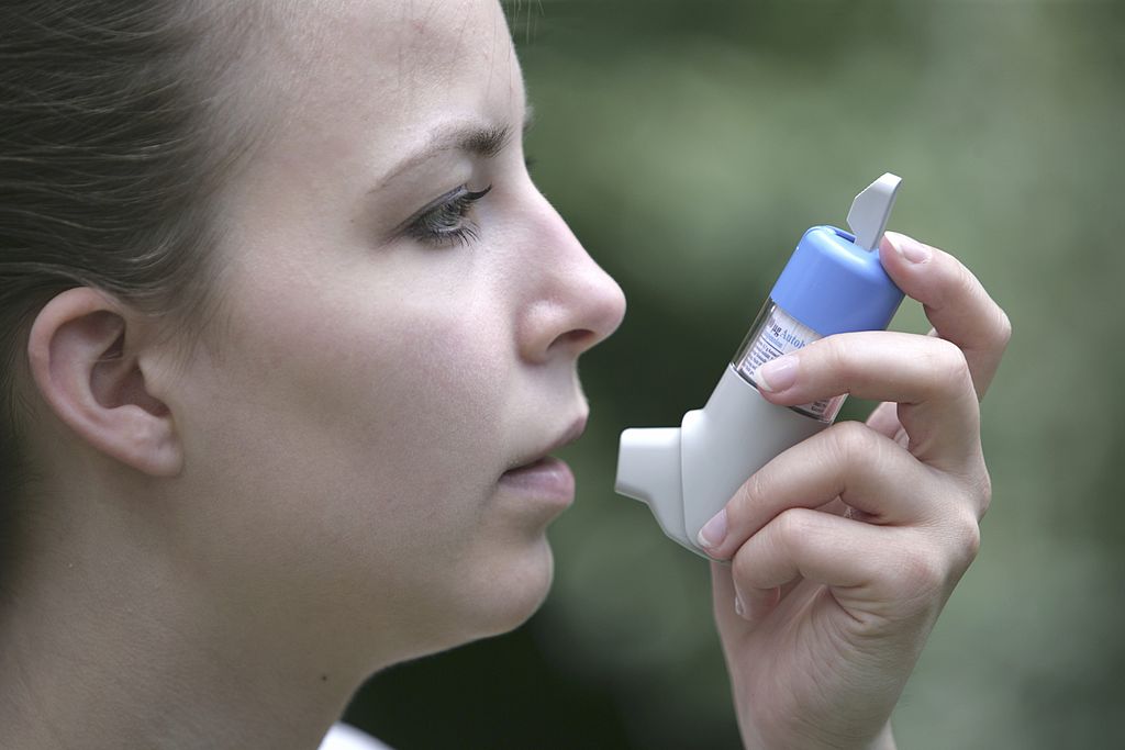 World Asthma Day 2017: What is asthma, symptoms and ...
